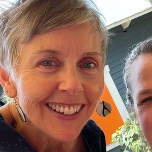 Meet your Posher, Moira